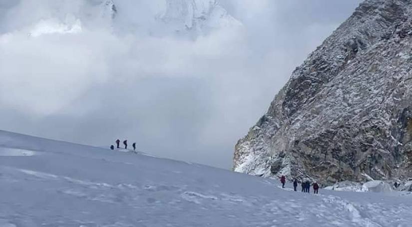 Everest base camp trek with Island Peak via Gokyo lake, 2 passes